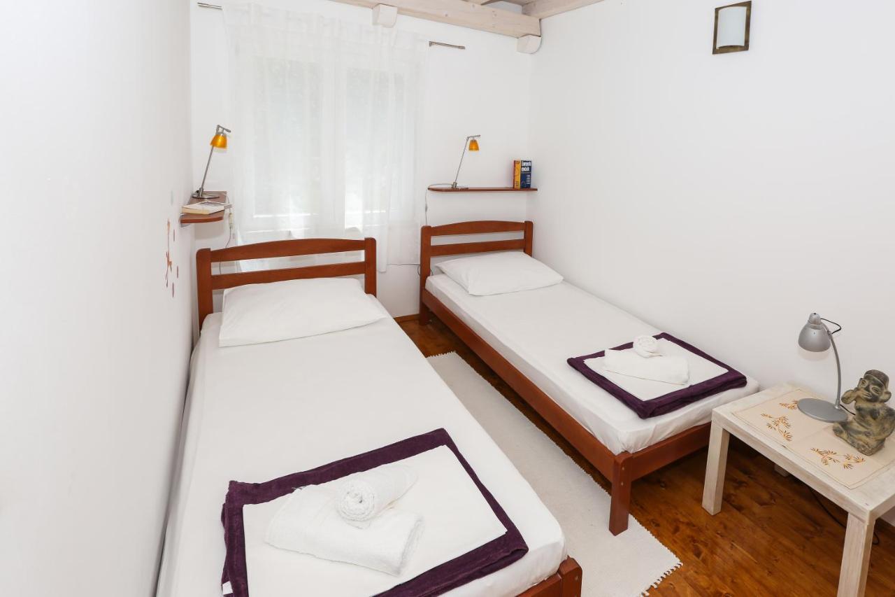 Spacious Apartment Lucia Prožura Esterno foto